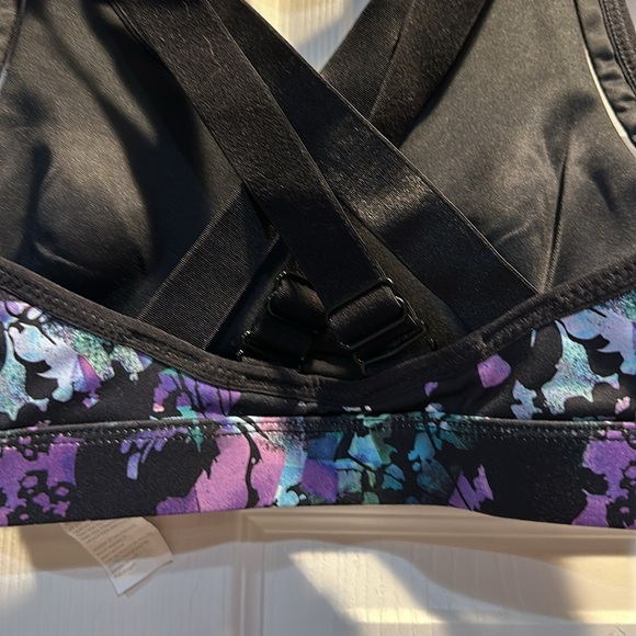 Fabletics Belle Mesh Insert High Impact Sports Bra XS - Picture 7 of 8